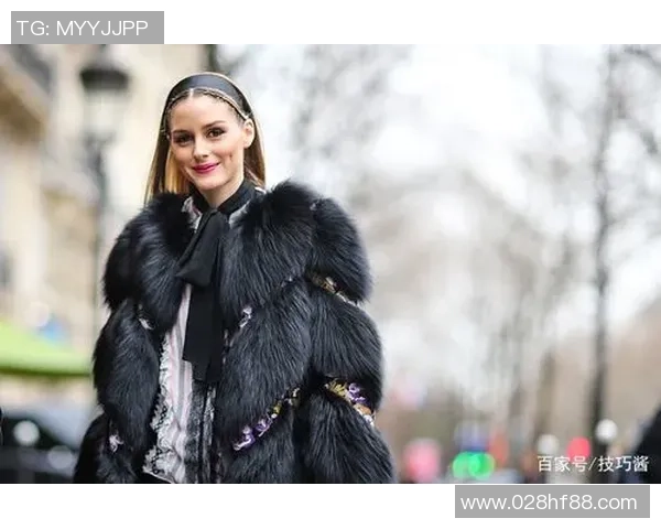 足球明星春秋季节时尚穿搭解析引领潮流的运动风格与个性魅力